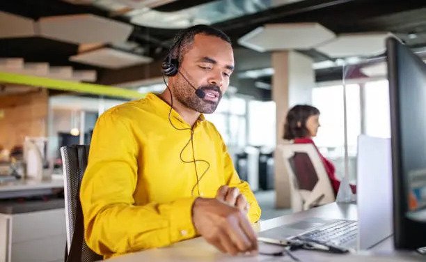 Virtual receptionist for small business